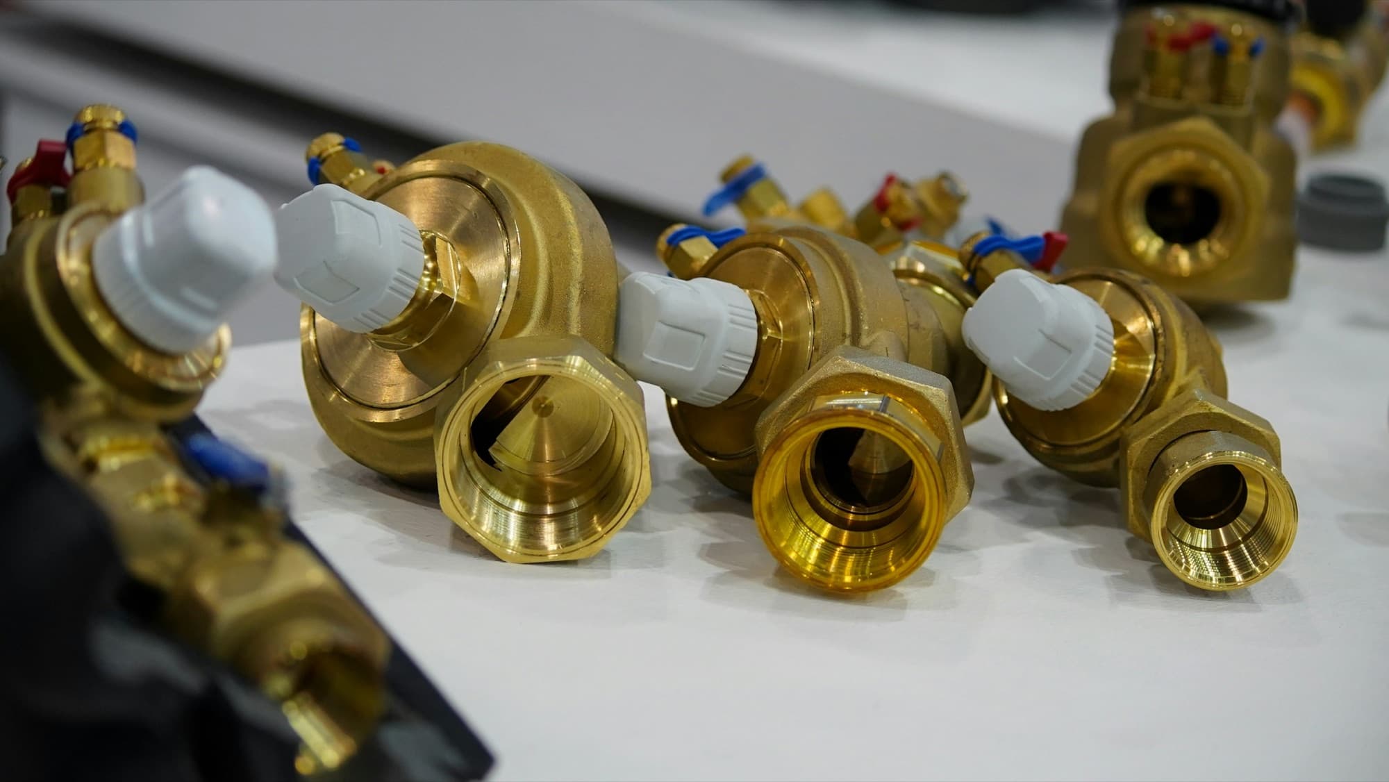Machined brass balancing valves with threaded ports, handwheels and test fittings for plumbing and heating